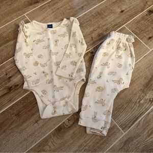 Old Navy thermal long sleeve bodysuit with matching pants